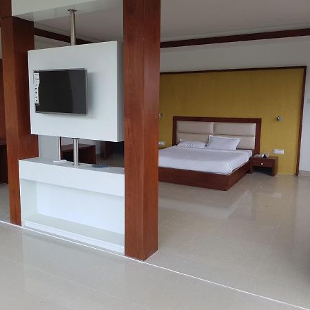 Hotel Tania Searock Daman Exterior photo