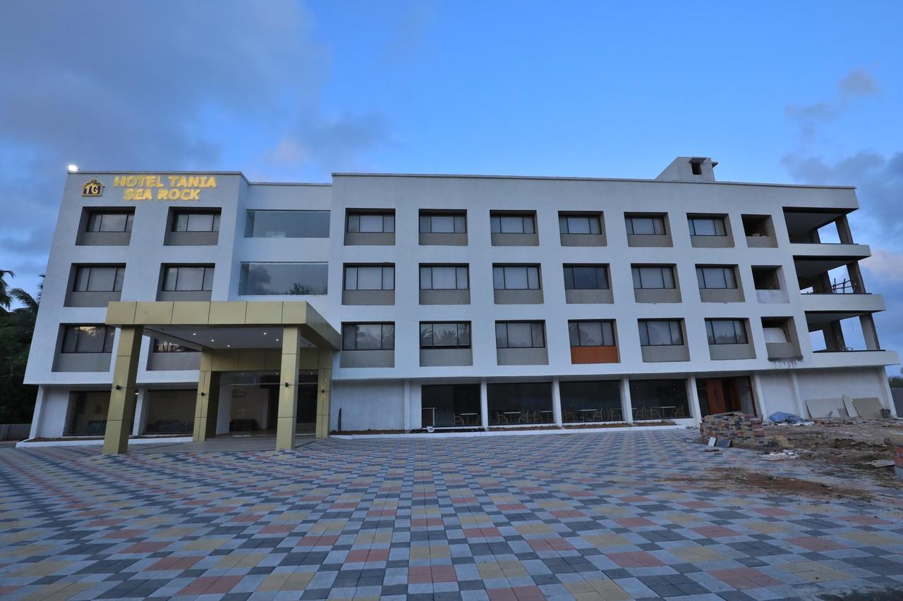 Hotel Tania Searock Daman Exterior photo