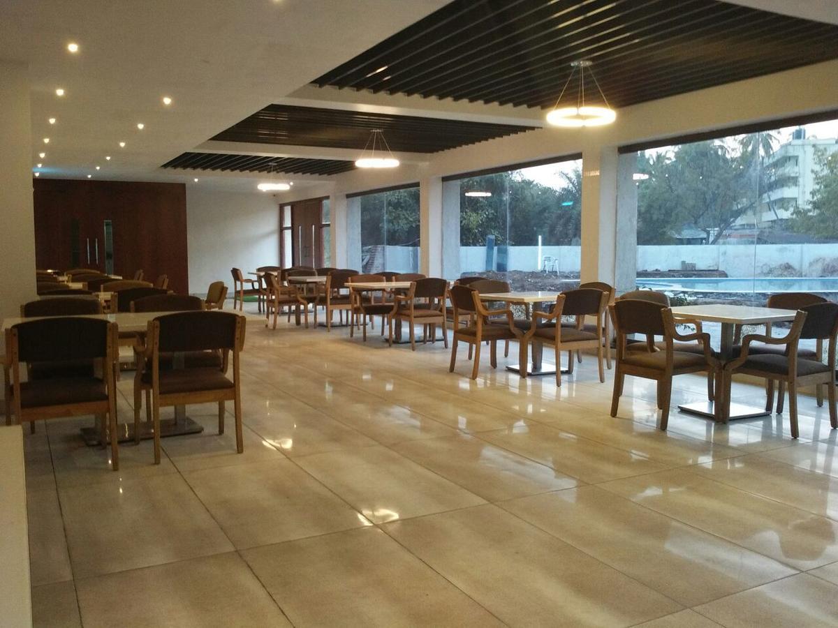 Hotel Tania Searock Daman Exterior photo