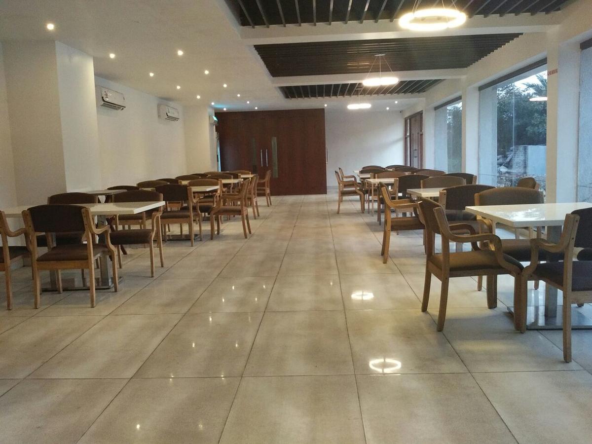 Hotel Tania Searock Daman Exterior photo